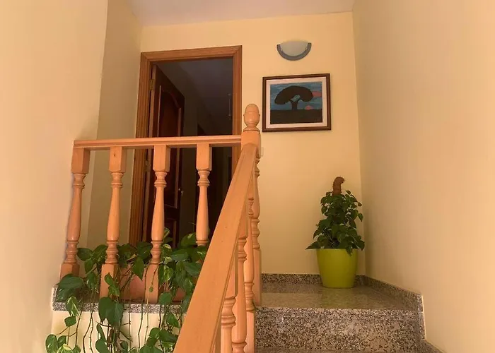 Agradable Casa De Piedra Con Aparcamiento Y Jardin Pontevedra