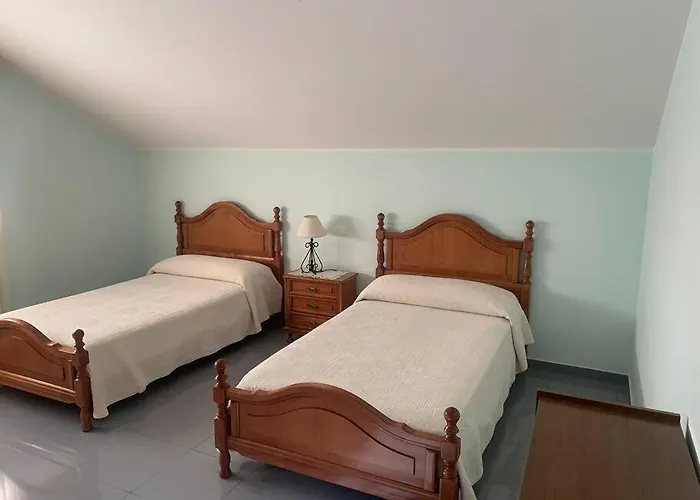 Agradable Casa De Piedra Con Aparcamiento Y Jardin * Pontevedra